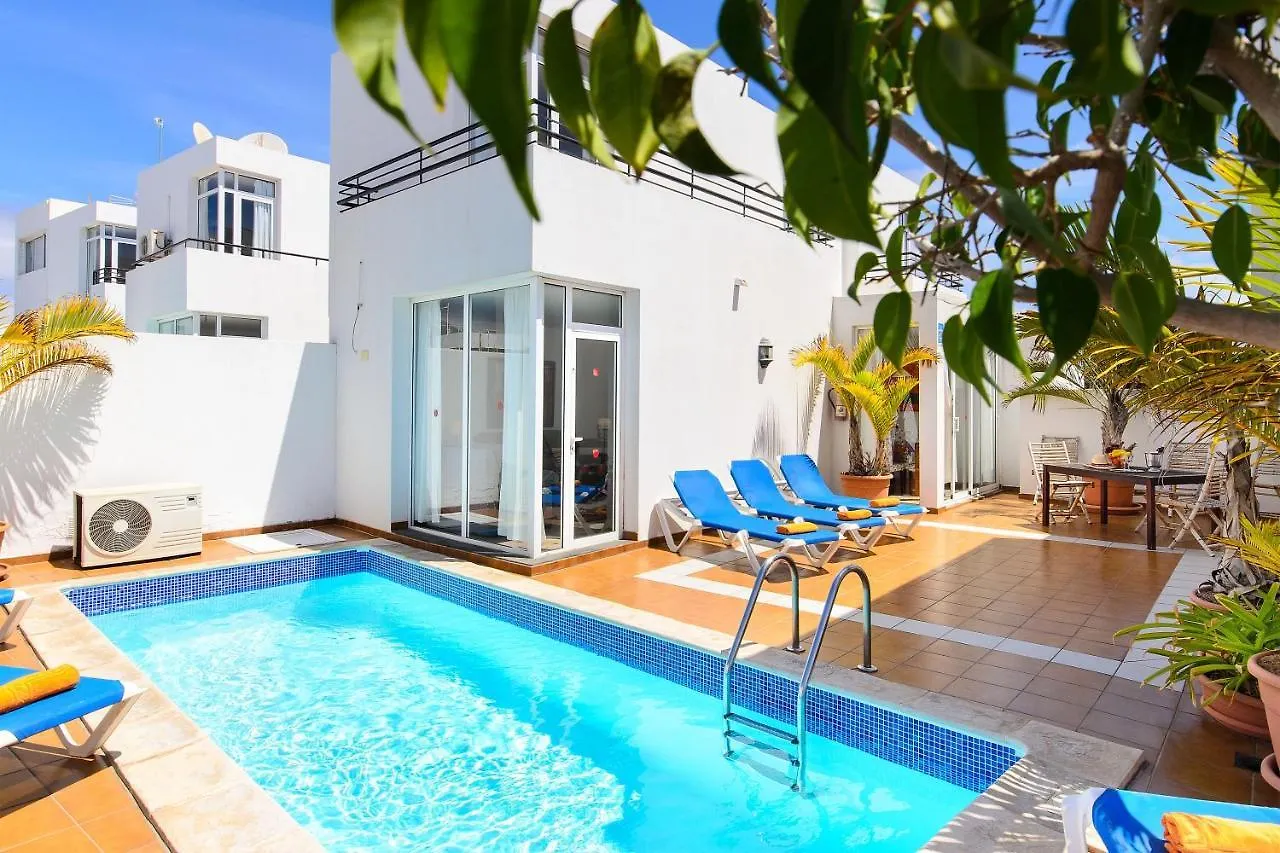 Luis II Villa Puerto del Carmen